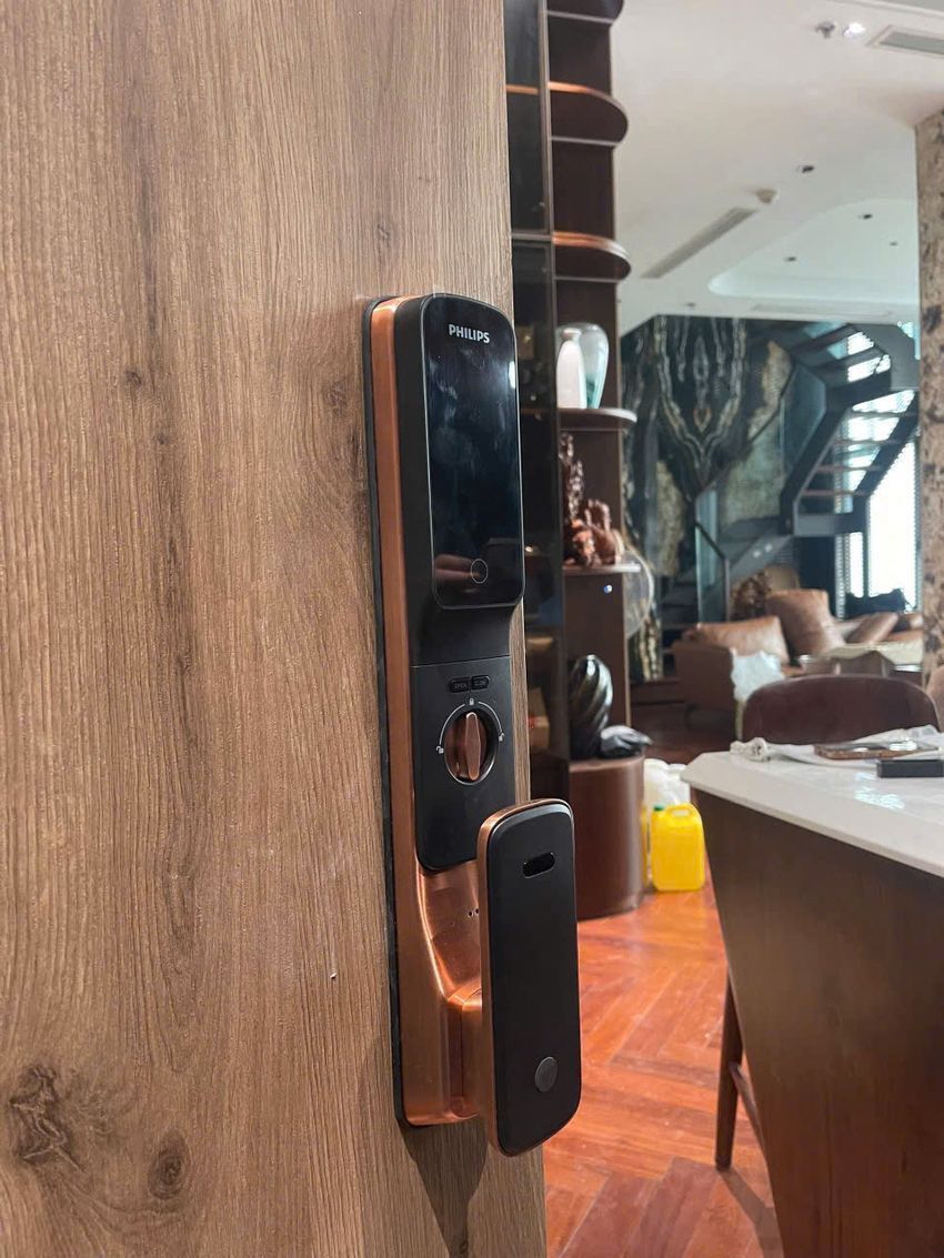 Khóa cửa nhận diện khuôn mặt Philips DDL709 camera, app wifi, video call